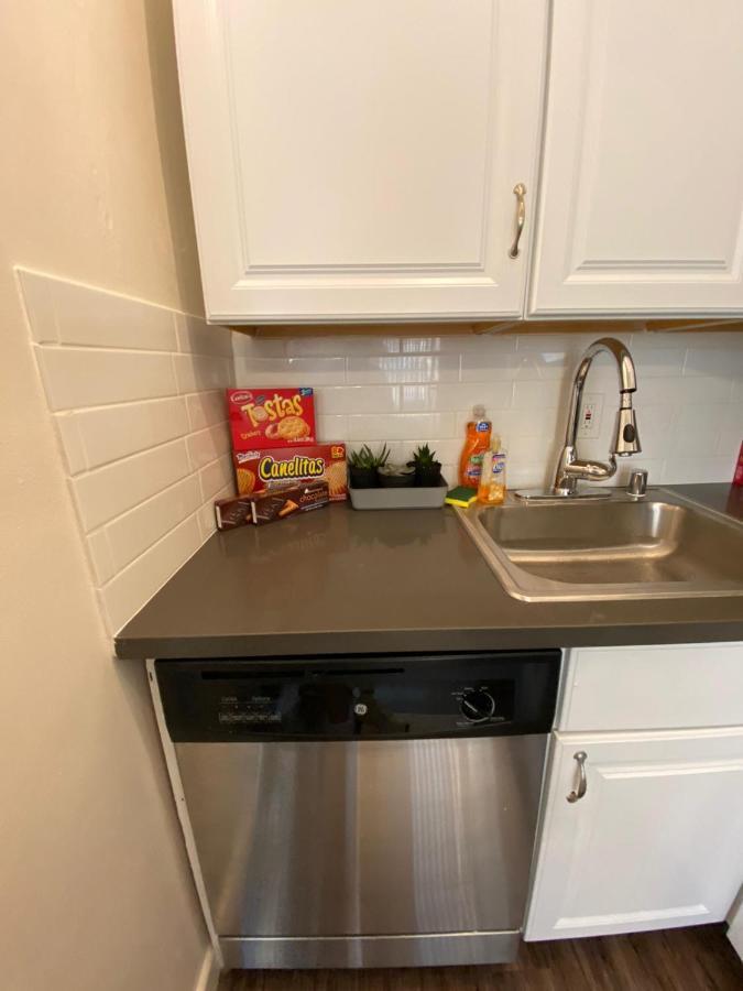 Cozy Andcomfortable Hollywood Apartment Лос Анджелис Екстериор снимка